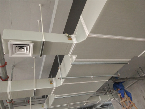 空调风管安装现场